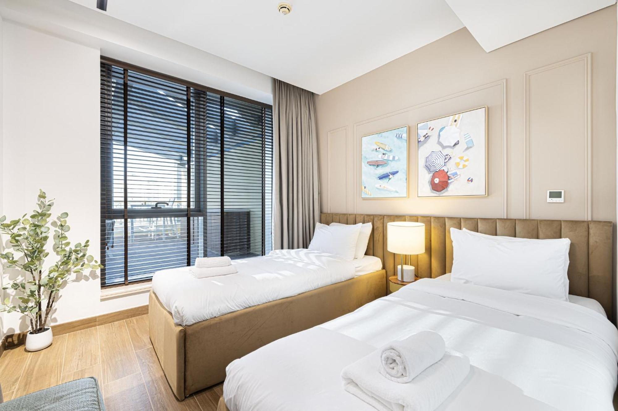 The Signature Burj Khalifa View With Terrace Apartment *