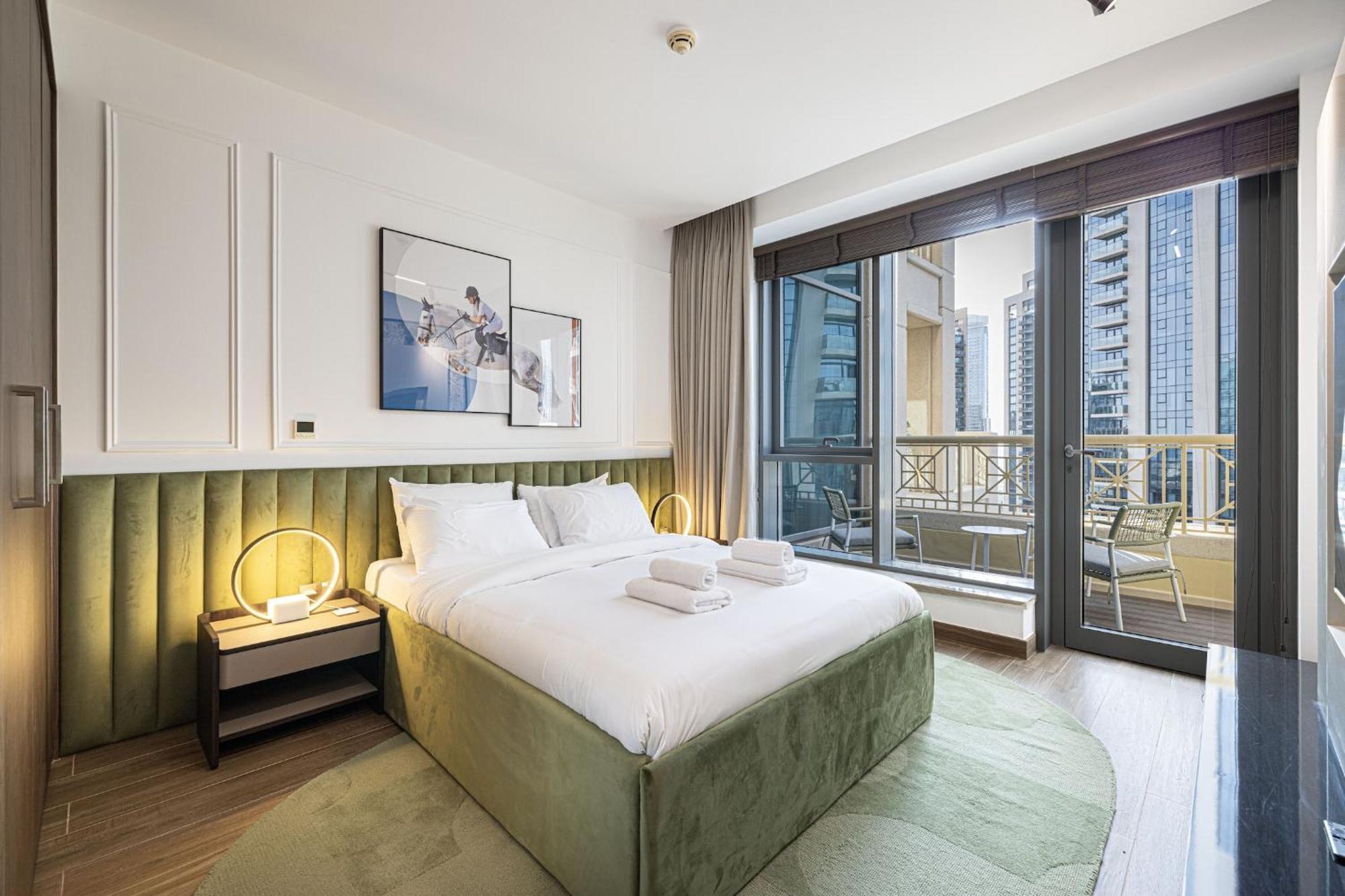 The Signature Burj Khalifa View With Terrace Apartment *
