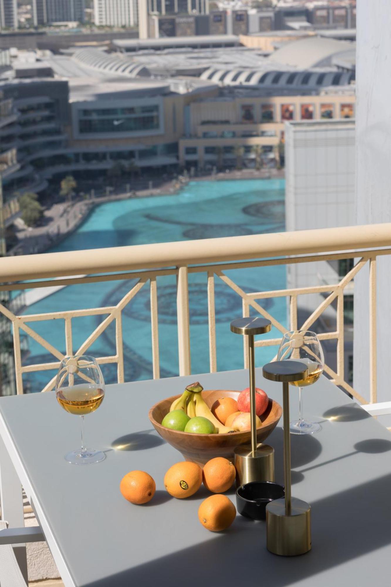 The Signature Burj Khalifa View With Terrace Apartment